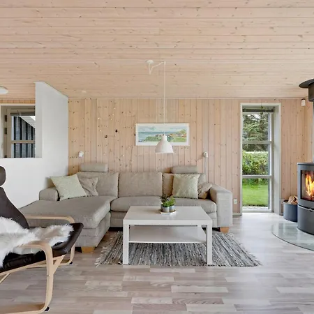 펜션 Into - 400m From The Sea By Interhome 루켄