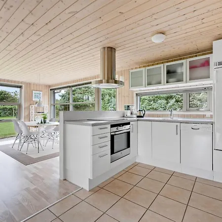 Dom wakacyjny Into - 400m From The Sea By Interhome